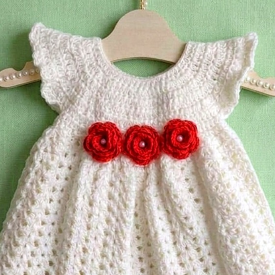 Close-up of the crochet flowers