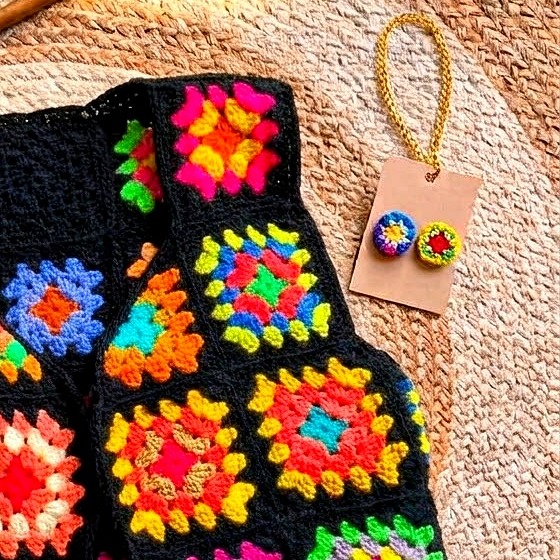 Close-up of the matching brooch