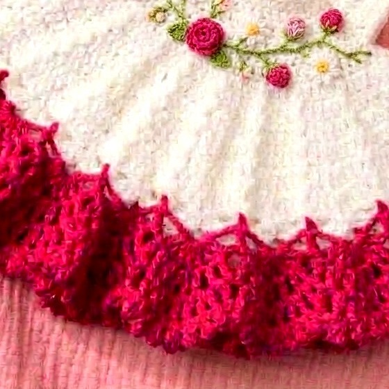 Close-up of the ruffled hem