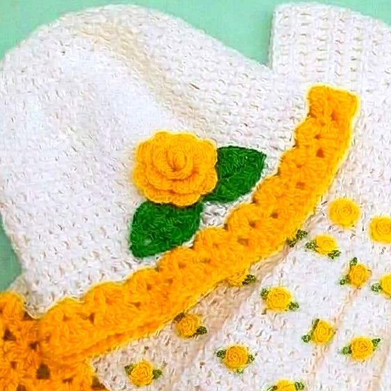 Close-up of the crochet rose