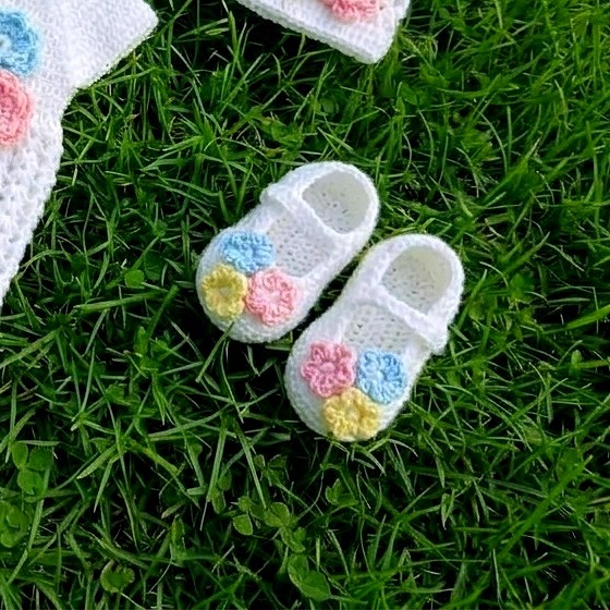 Close-up of the matching booties